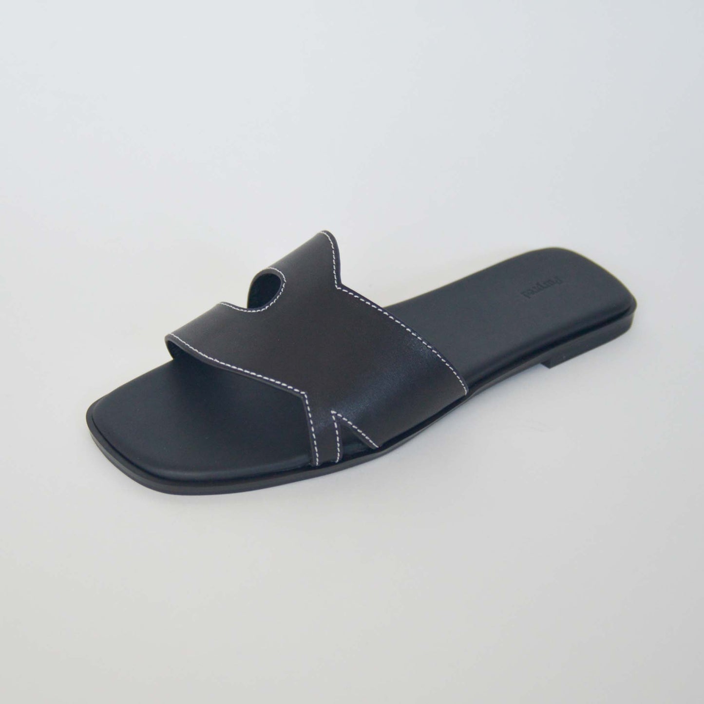 "P" LINE SANDALS