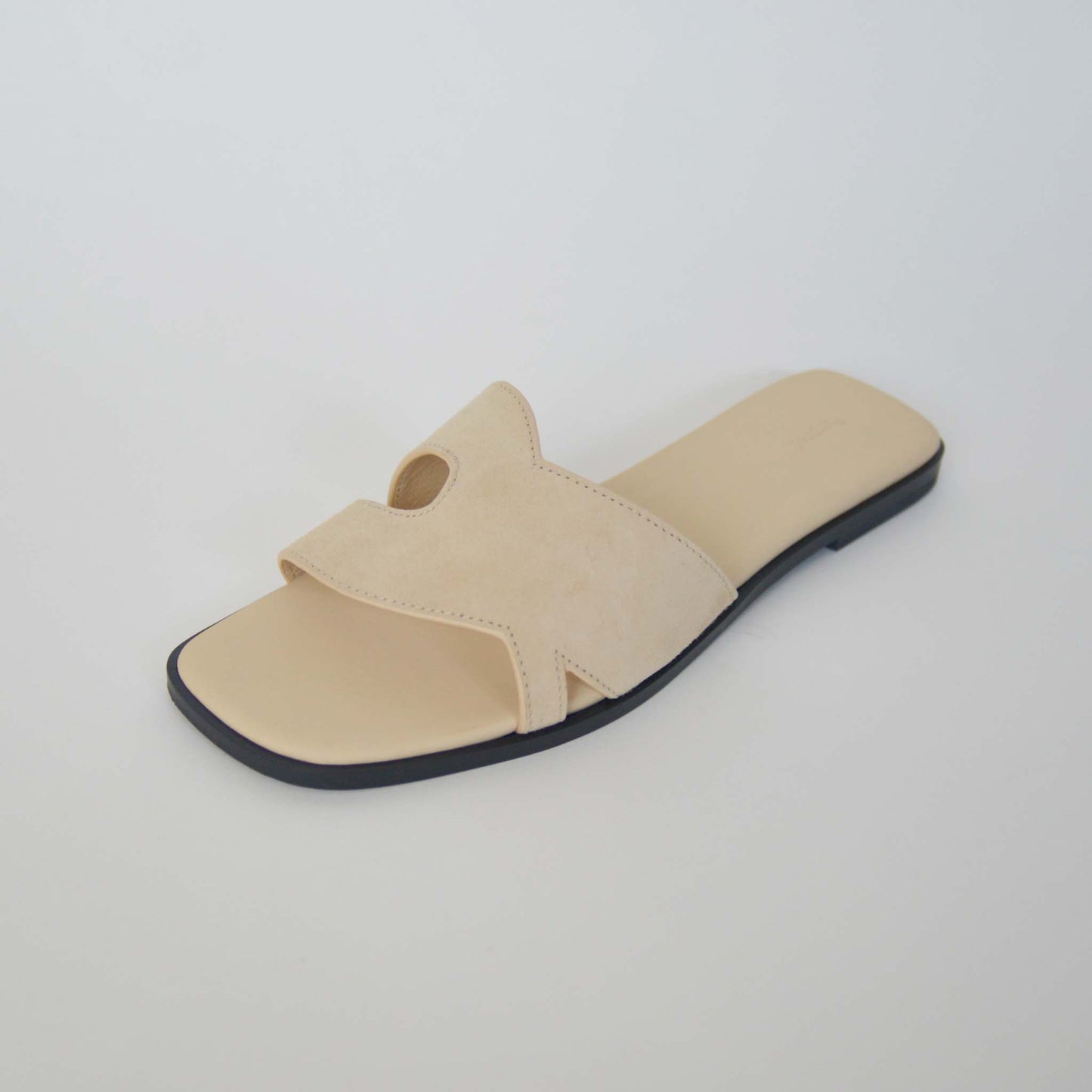 "P" LINE SANDALS