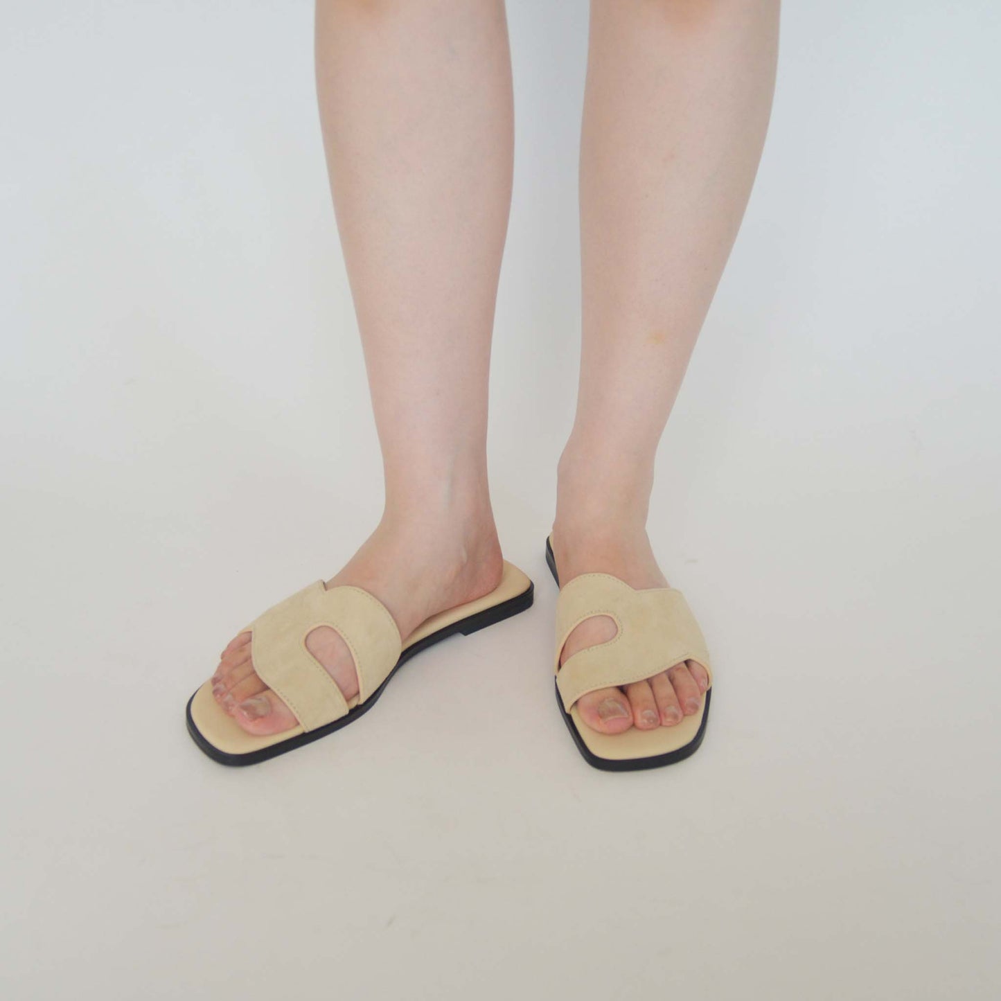 "P" LINE SANDALS