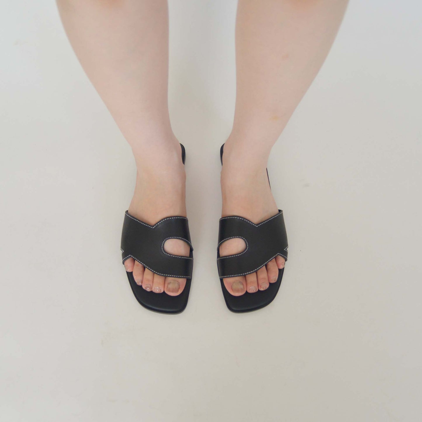 "P" LINE SANDALS