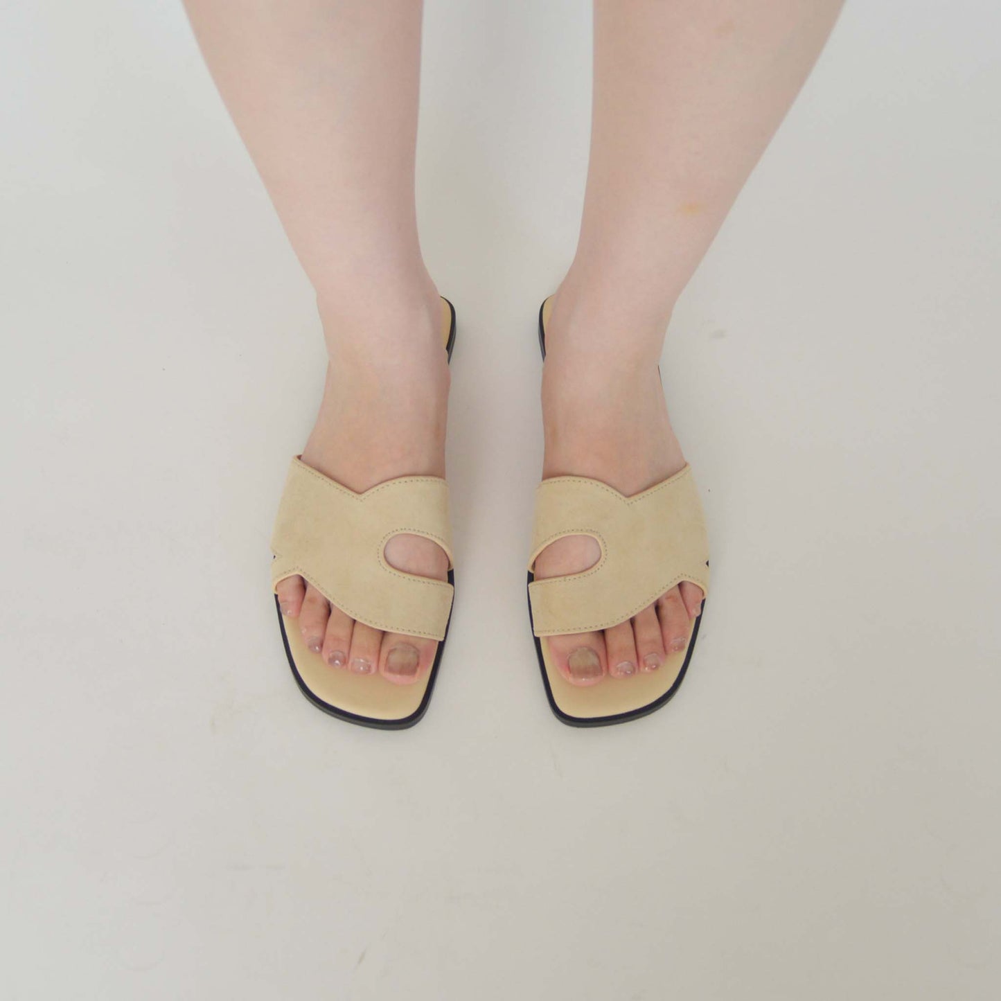 "P" LINE SANDALS