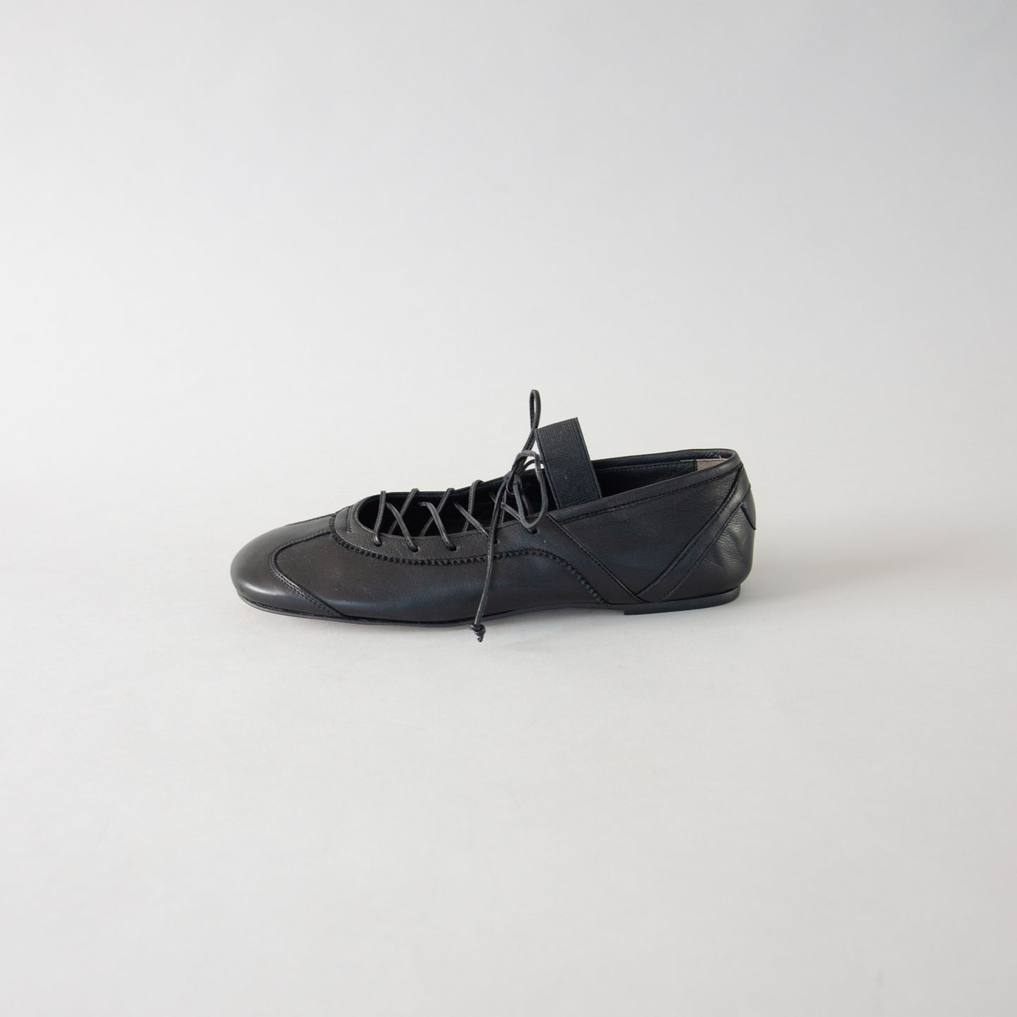BALLET LACE UP