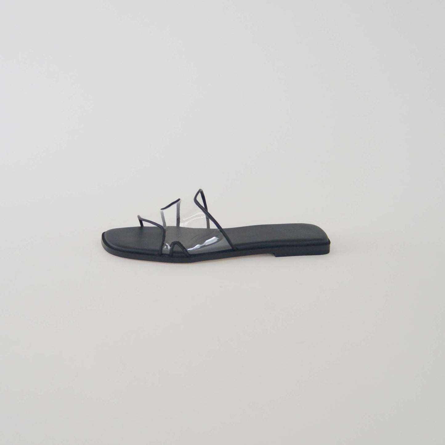 "P" LINE SANDALS