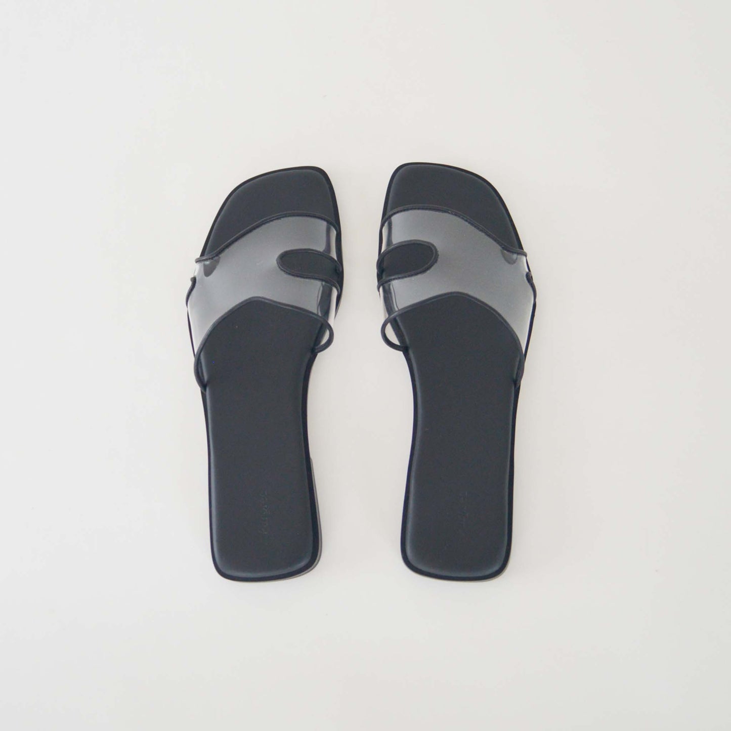 "P" LINE SANDALS